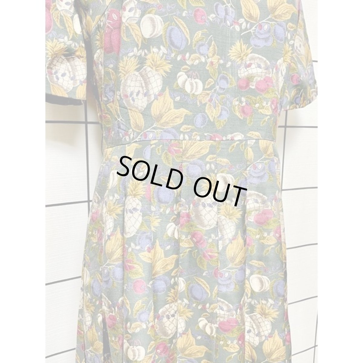 画像10: レナウン 木の実柄 プリーツ 半袖 昭和レトロ 国産古着 レトロワンピース【7920】 (10)