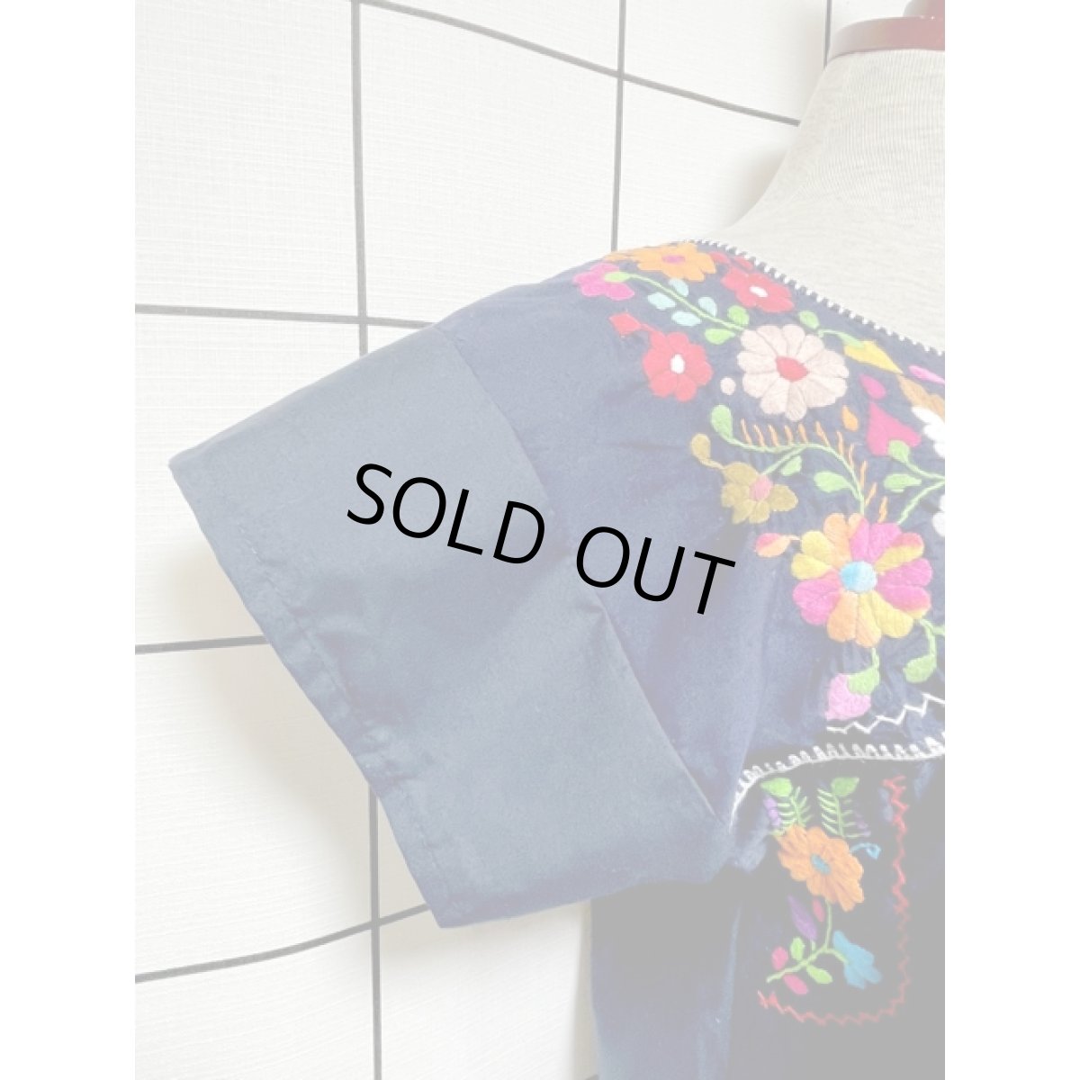 画像4: メキシカン刺繍 濃いめのネイビー フォークロア 半袖 レトロ USA古着 ヴィンテージメキシカンドレス【V7929】 (4)