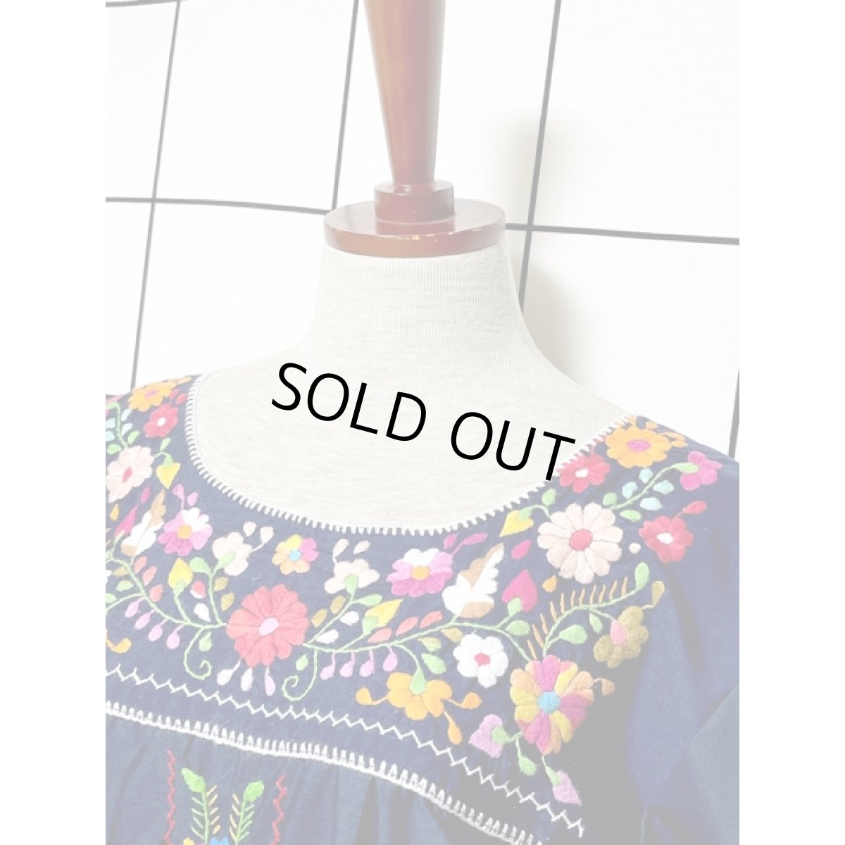 画像8: メキシカン刺繍 濃いめのネイビー フォークロア 半袖 レトロ USA古着 ヴィンテージメキシカンドレス【V7929】 (8)