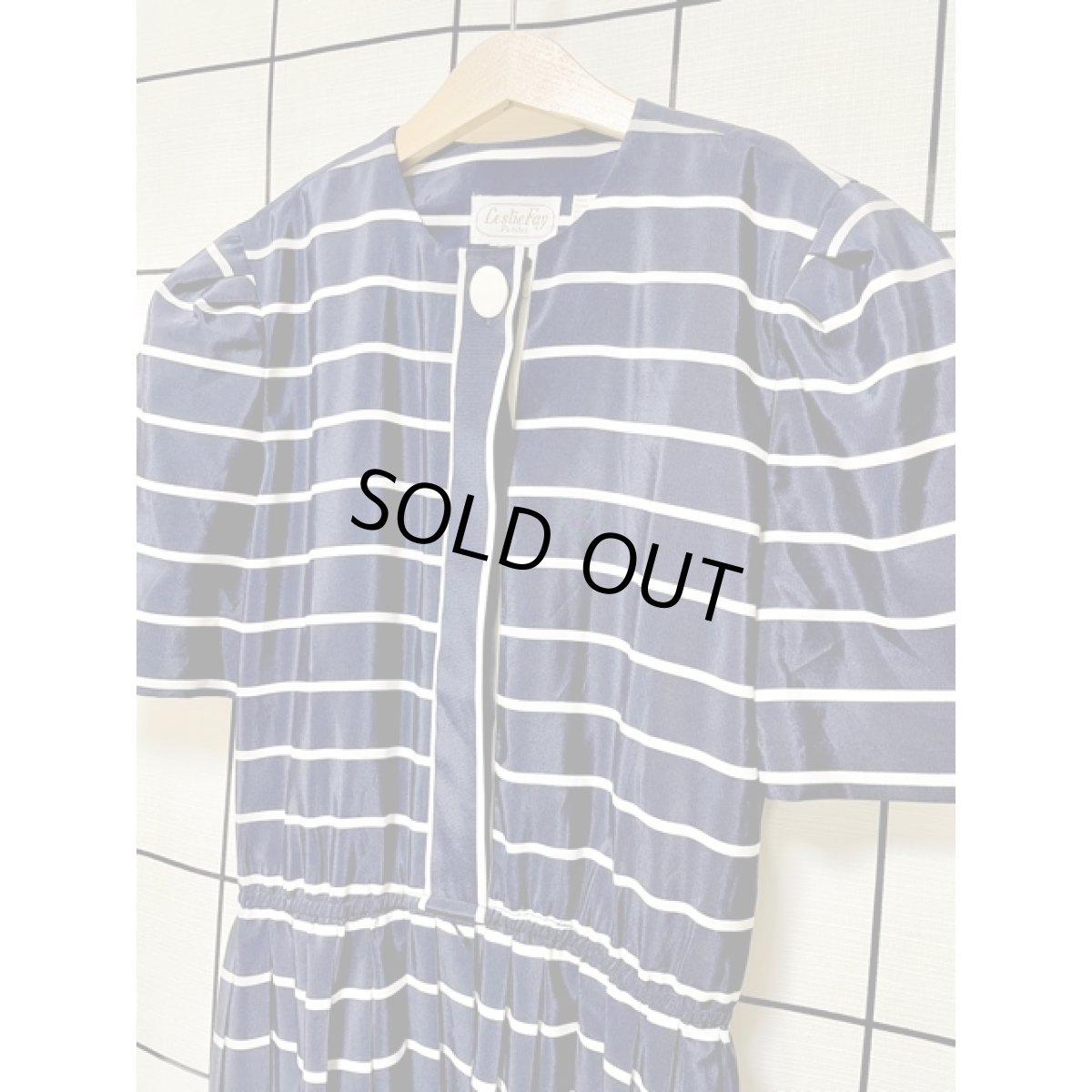 画像2: ボーダー柄 ネイビー ホワイト レッド  プリーツ レトロ 半袖 USA古着 ヴィンテージワンピース 【7940】 (2)