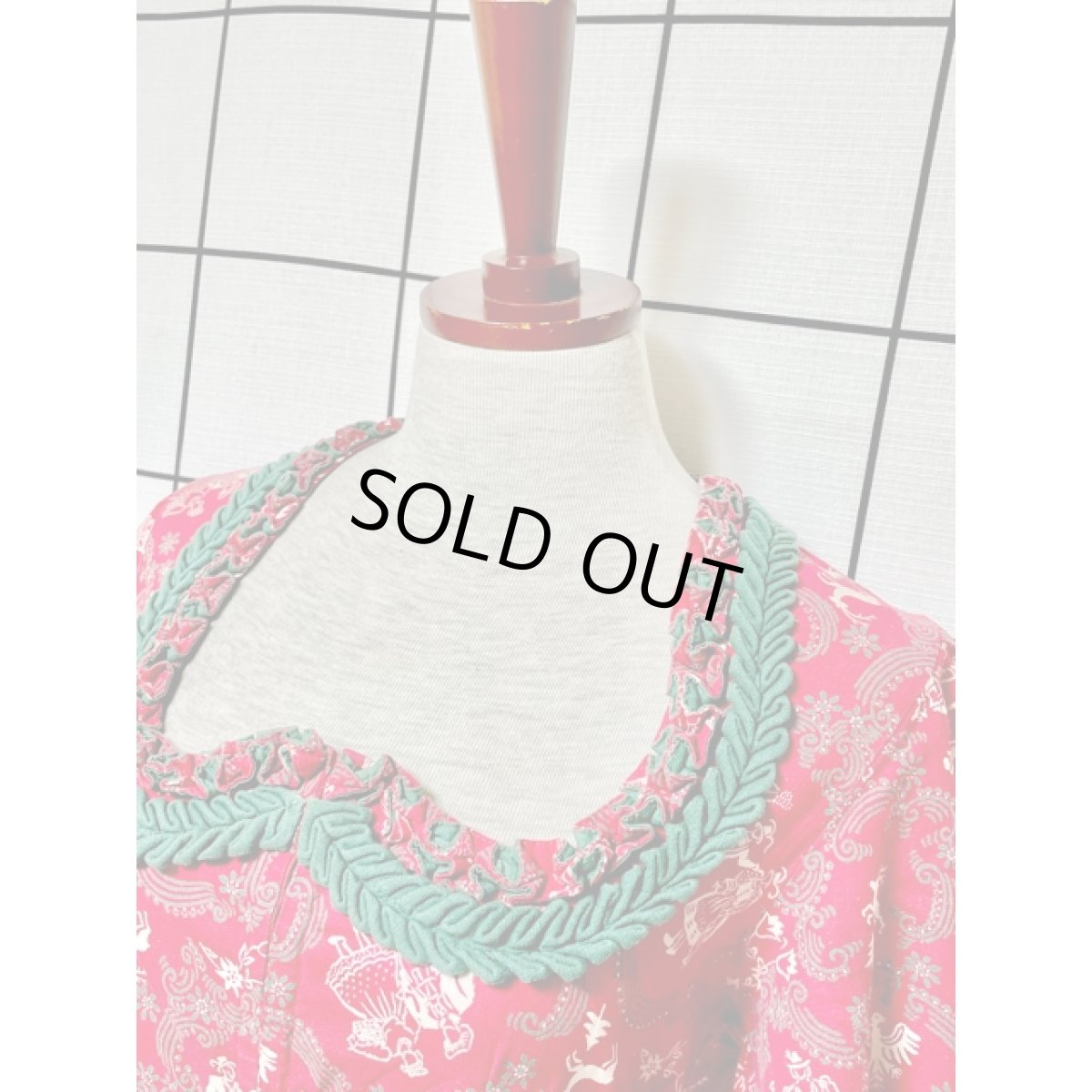 画像8: 民族衣装人物柄 花柄 鳥柄 鹿柄 レッド グリーン ホワイト フロントフック 袖あり ガーリー クラシカル ディアンドル チロルワンピース ドイツ民族衣装 舞台 演奏会 フォークダンス オクトーバーフェスト 【5620】 (8)