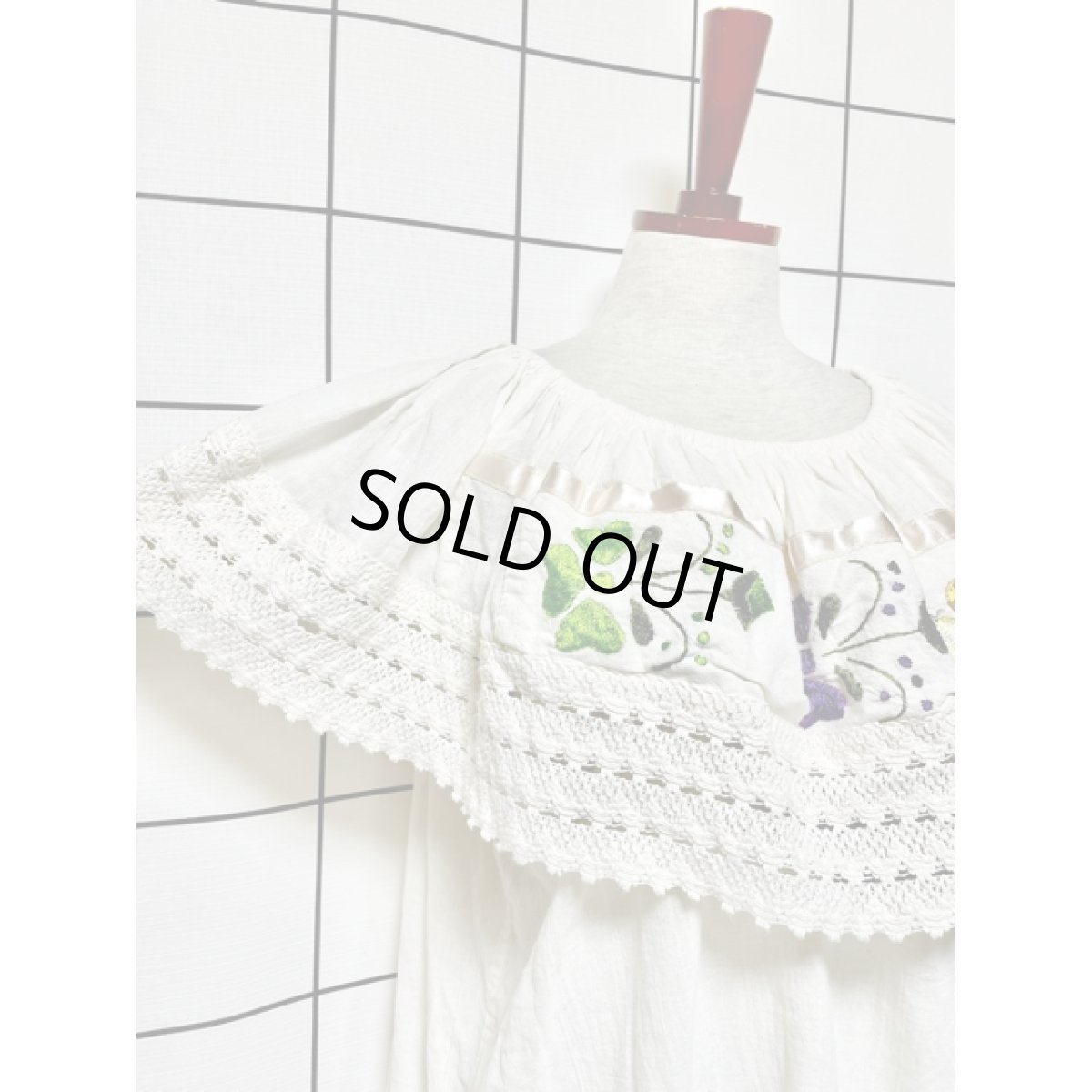 画像4: メキシカン刺繍 レース オフホワイト フォークロア レトロ 古着 メキシコ製ヴィンテージ刺繍ブラウス【7976】 (4)