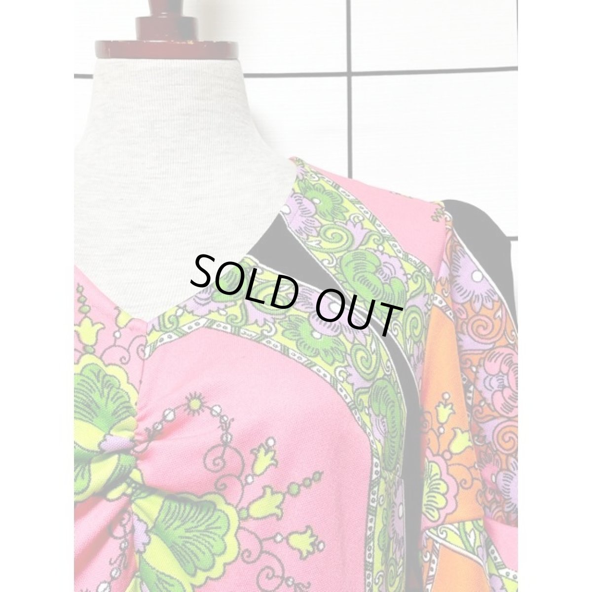 画像9: レトロサイケ 花柄 ロング 半袖  USA古着 ヴィンテージドレス【V7973】 (9)