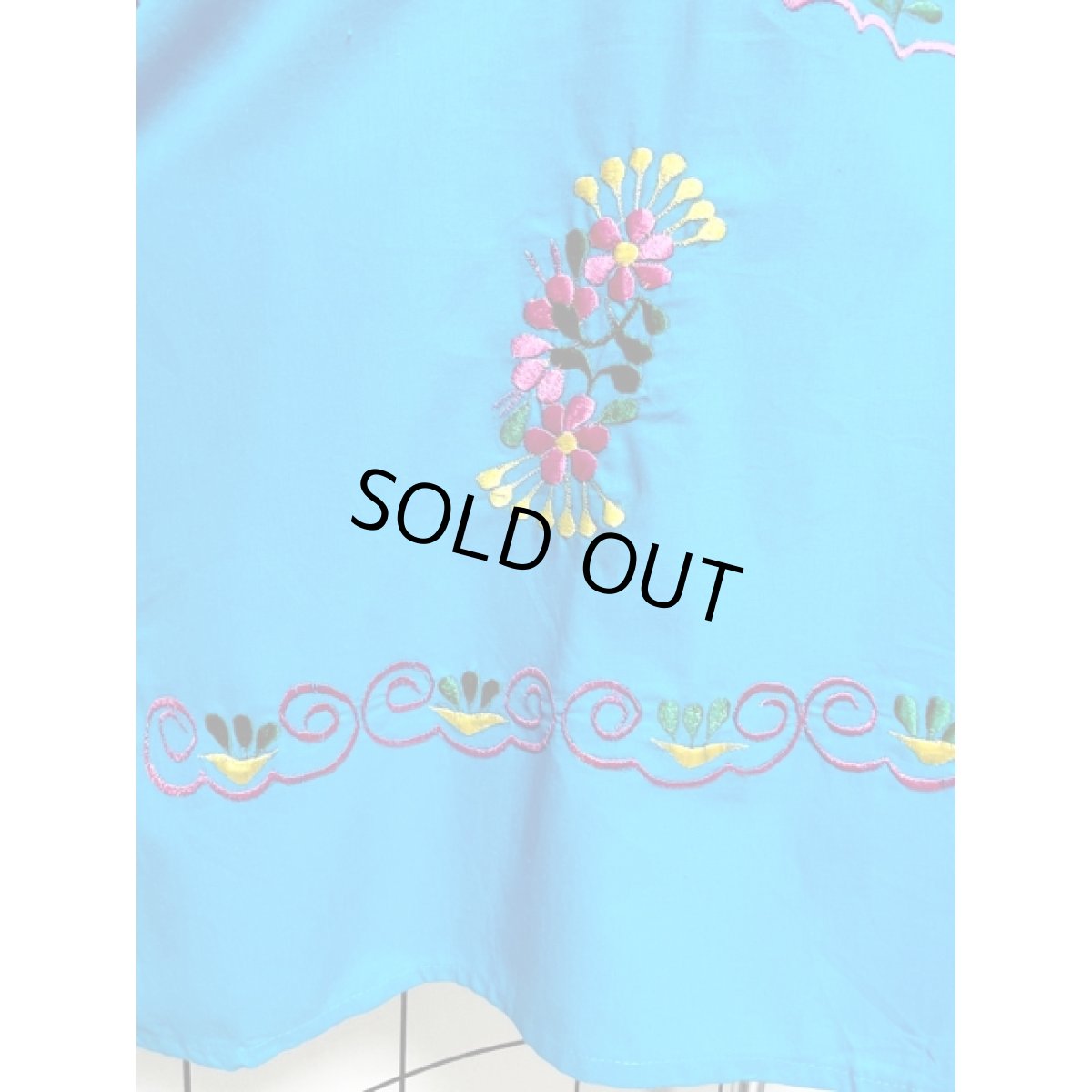 画像12: メキシカン花刺繍 首元リボン 半袖 フォークロア レトロ USA古着 シャツ ヴィンテージ刺繍ブラウス【7975】 (12)