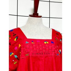 画像3: 可愛らしいマルチ刺繍 レッド 赤 ふんわり 半袖 レトロ USA古着 ヴィンテージ刺繍ドレス【7979】 (3)