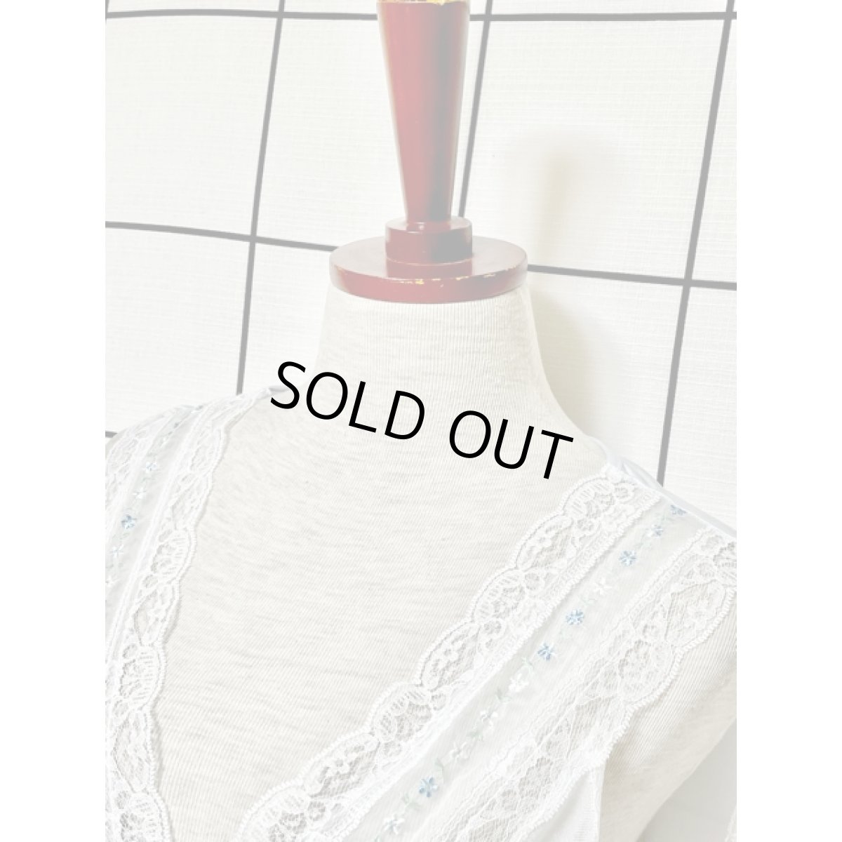 画像7: 古着mixコーデや重ね着にも便利 花刺繍 レース リボン ライトブルー レトロ USA古着 スリップドレス 【7985】 (7)