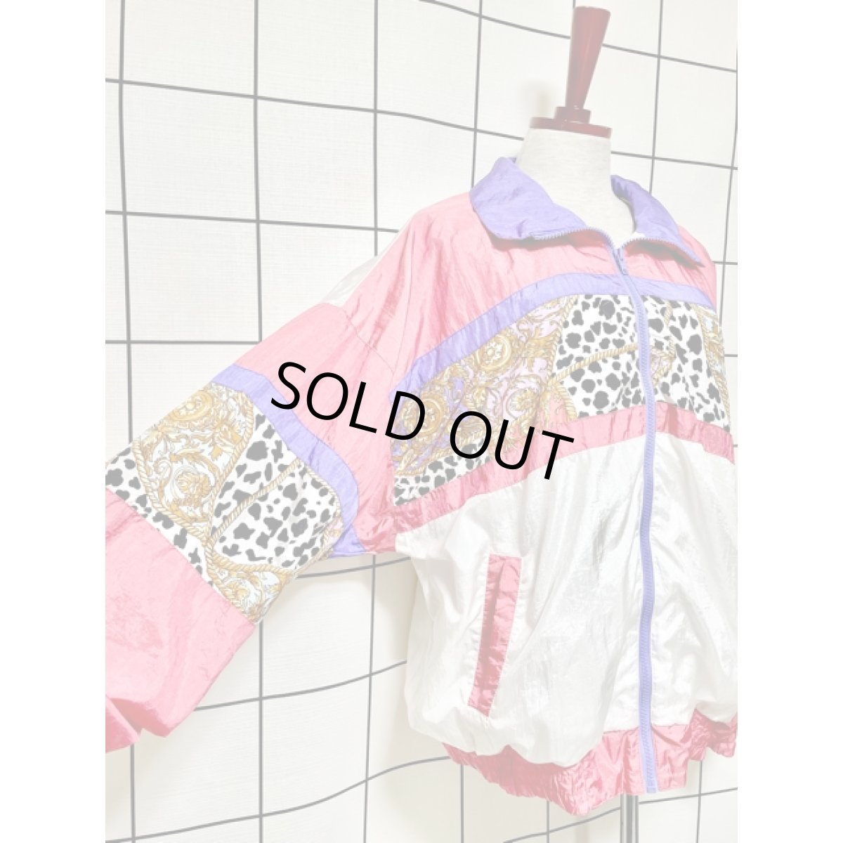 画像4: スカーフ柄 ピンク ホワイト パープル ジップアップ USA古着 ブルゾン ジャンパー ヴィンテージナイロンジャケット (4)