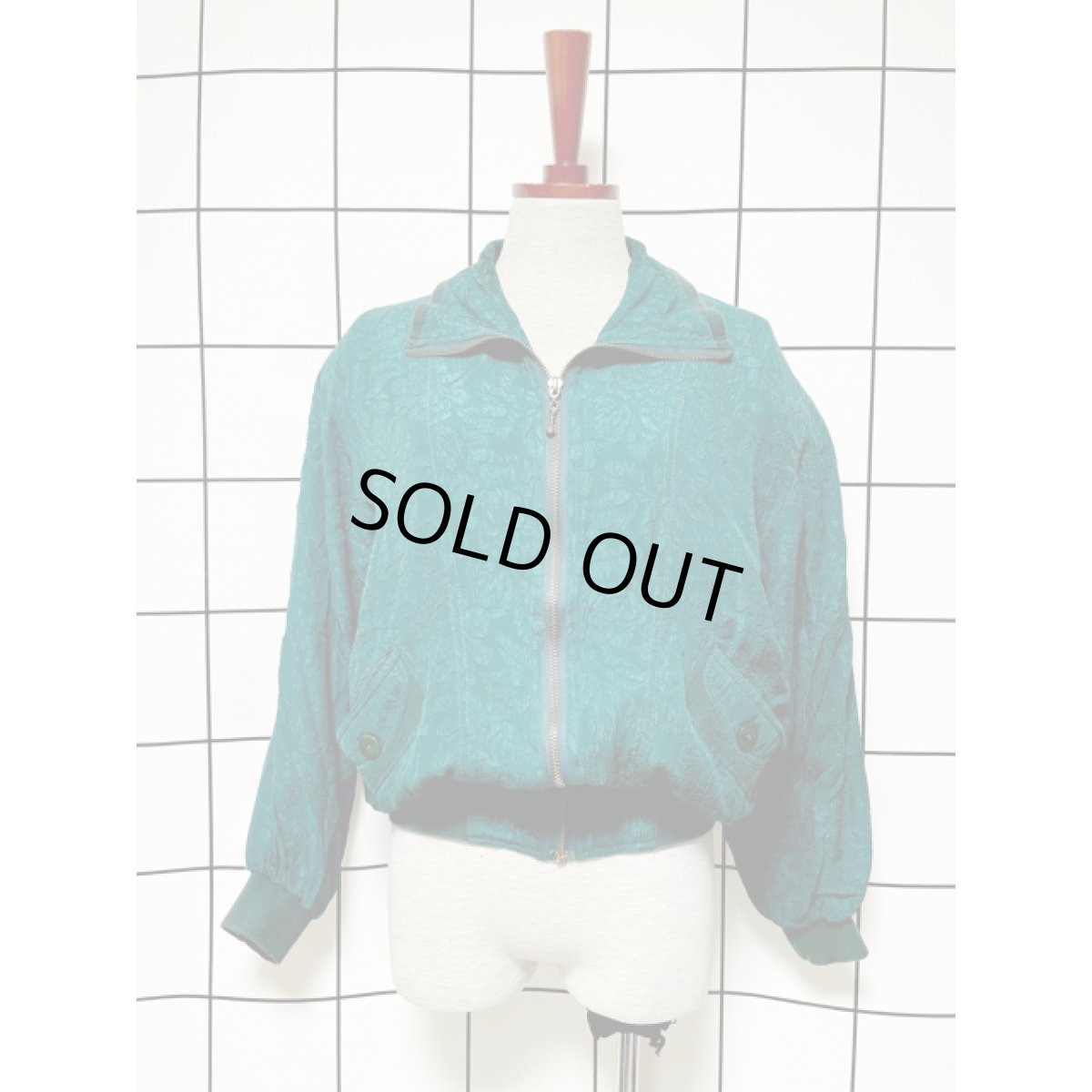 画像2: 凹凸デザイン グリーン ジップアップ ヨーロッパ古着 ブルゾン ジャンパー ヴィンテージナイロンジャケット【V8009】 (2)