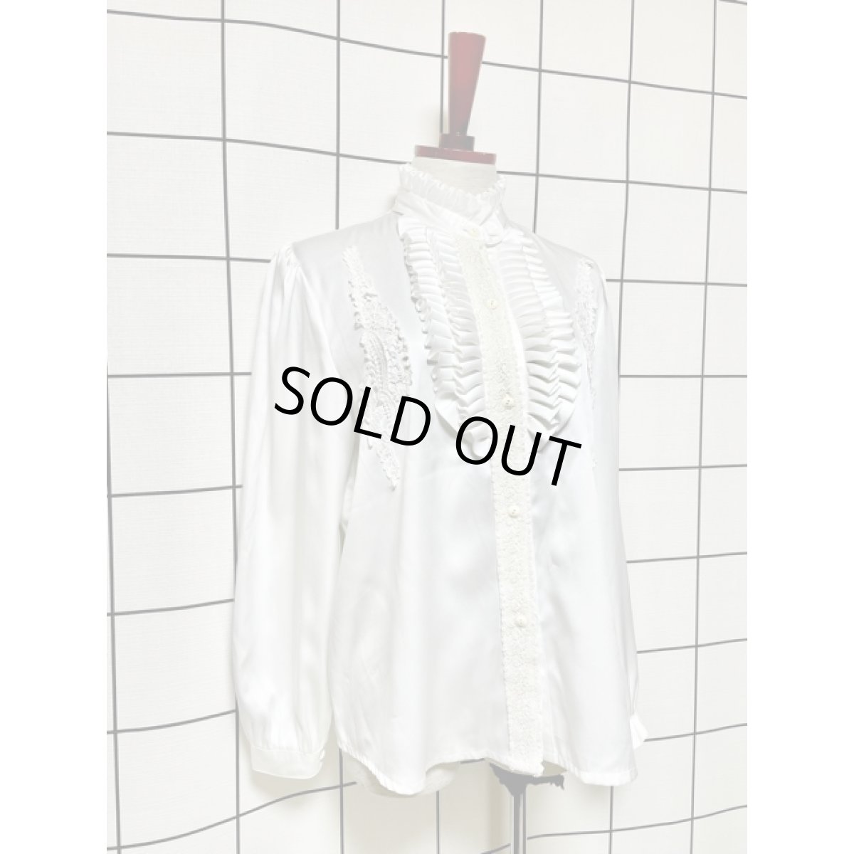 画像6: 贅沢なフロントフリル レース装飾 スタンドカラー ホワイト 昭和レトロ 国産古着 長袖 シャツ ブラウス (6)