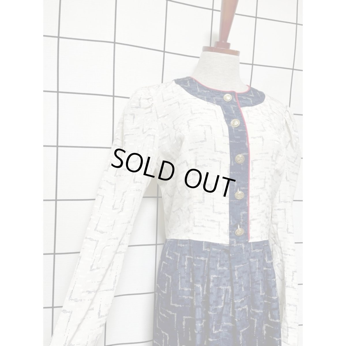 画像4: ホワイト ネイビー 切り替えし イカリ型ボタン 長袖 レトロ USA古着 ヴィンテージワンピース (4)