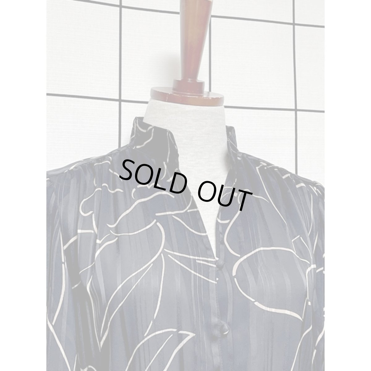 画像3: ベルトセット ストライプ アート柄 スタンドカラー ブラック ベージュ 長袖 レトロ USA古着 ヴィンテージワンピース【V8045】 (3)