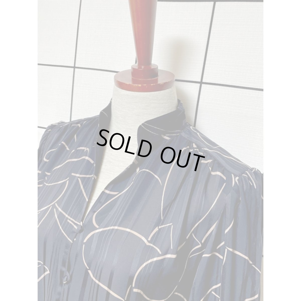 画像7: ベルトセット ストライプ アート柄 スタンドカラー ブラック ベージュ 長袖 レトロ USA古着 ヴィンテージワンピース【V8045】 (7)