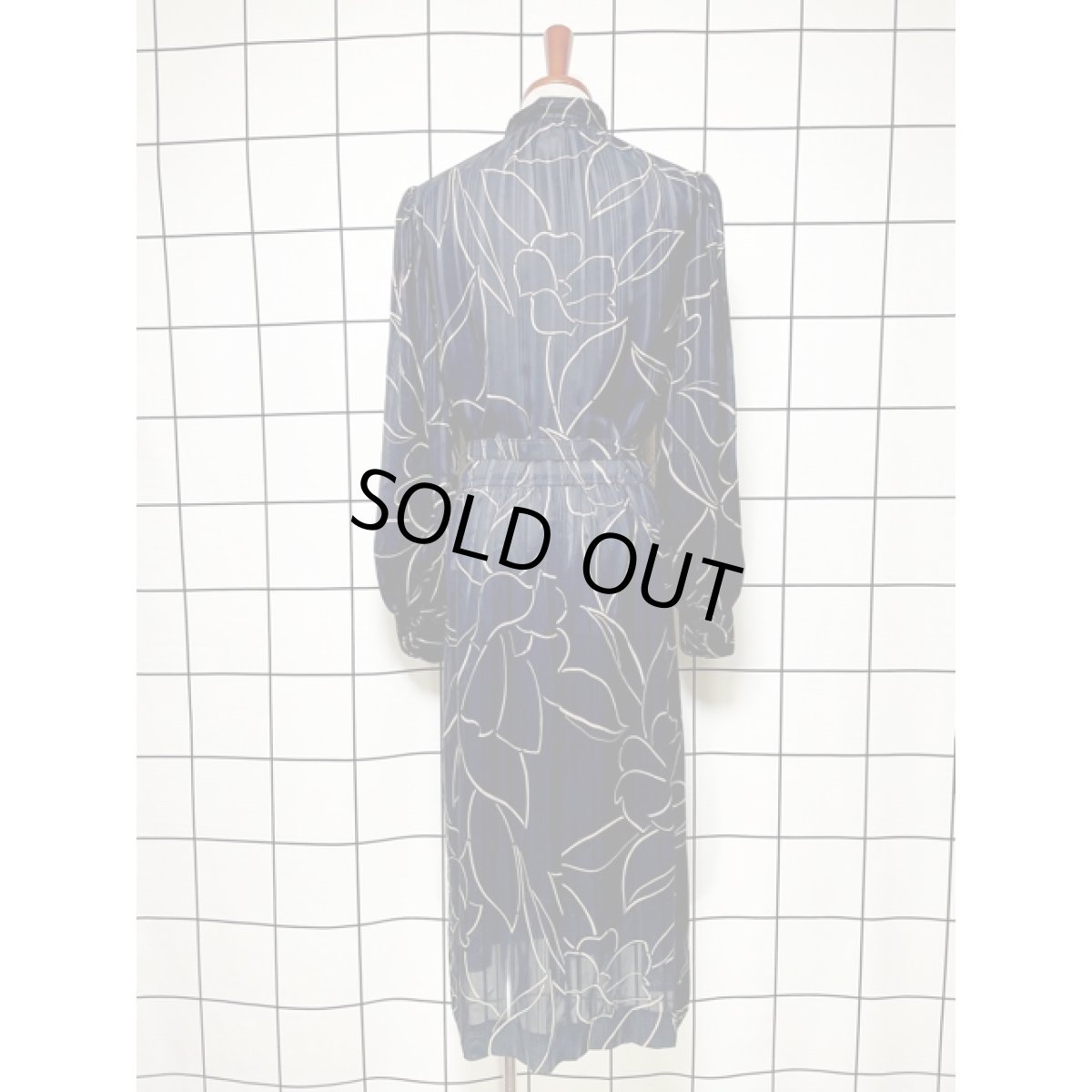 画像5: ベルトセット ストライプ アート柄 スタンドカラー ブラック ベージュ 長袖 レトロ USA古着 ヴィンテージワンピース【V8045】 (5)