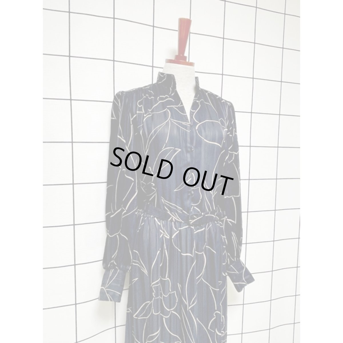 画像6: ベルトセット ストライプ アート柄 スタンドカラー ブラック ベージュ 長袖 レトロ USA古着 ヴィンテージワンピース【V8045】 (6)