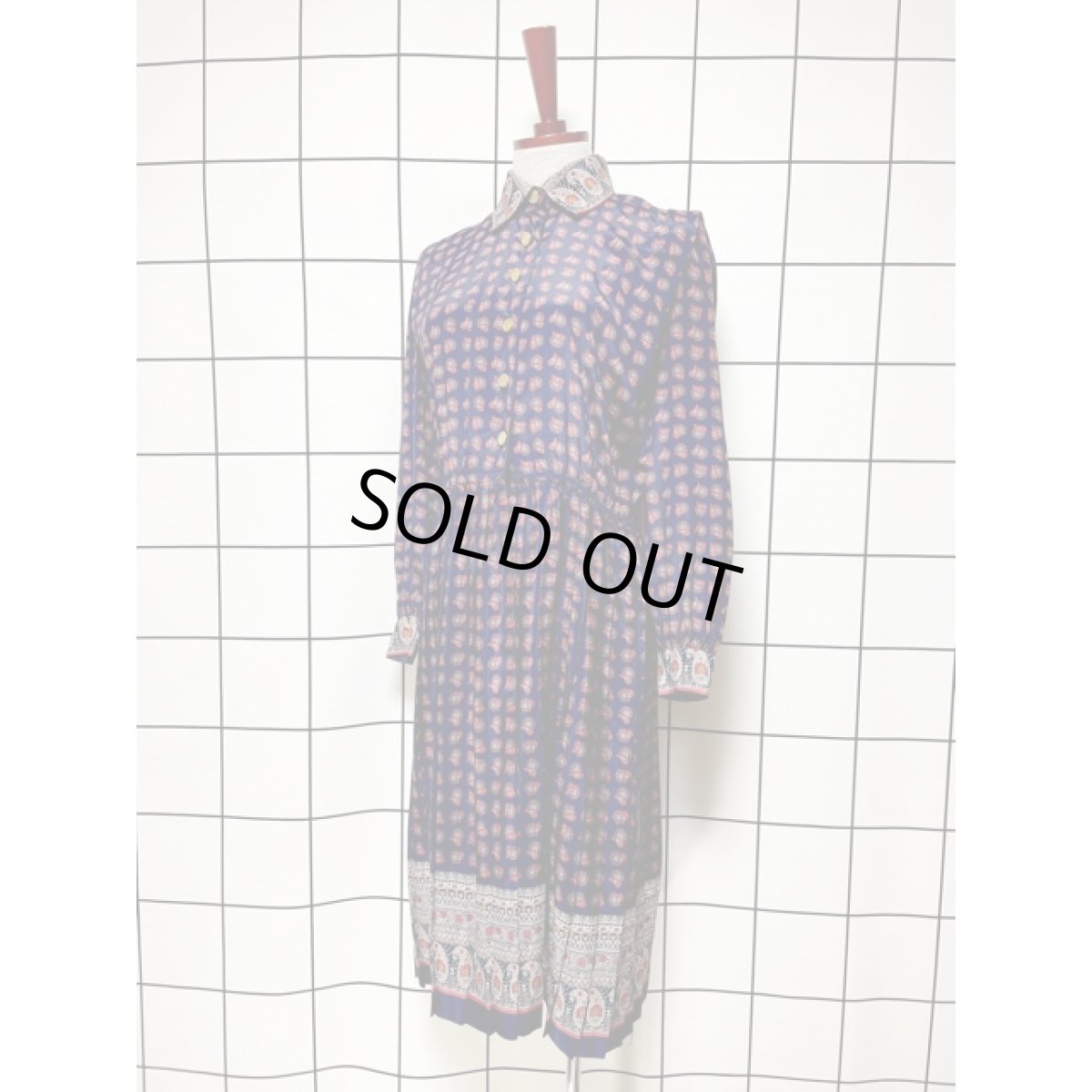 画像2: ペイズリーモチーフ ネイビー プリーツ ウエストゴム 長袖 レトロ USA古着 ヴィンテージワンピース【V8043】 (2)