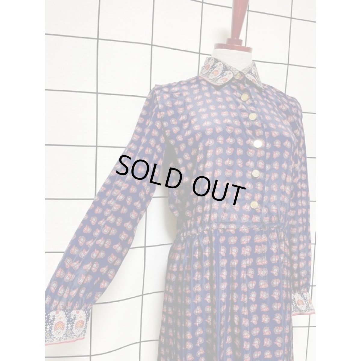 画像4: ペイズリーモチーフ ネイビー プリーツ ウエストゴム 長袖 レトロ USA古着 ヴィンテージワンピース【V8043】 (4)