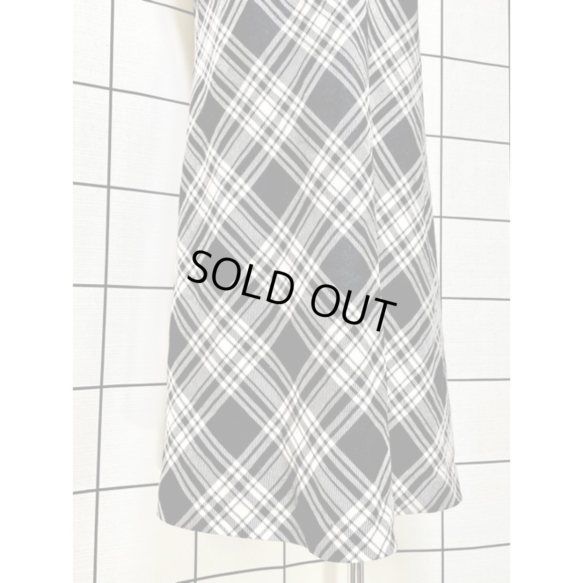 画像9: ウール チェック柄 モノトーン ノースリーブ レトロ USA古着 ヴィンテージジャンパースカート【V8056】 (9)