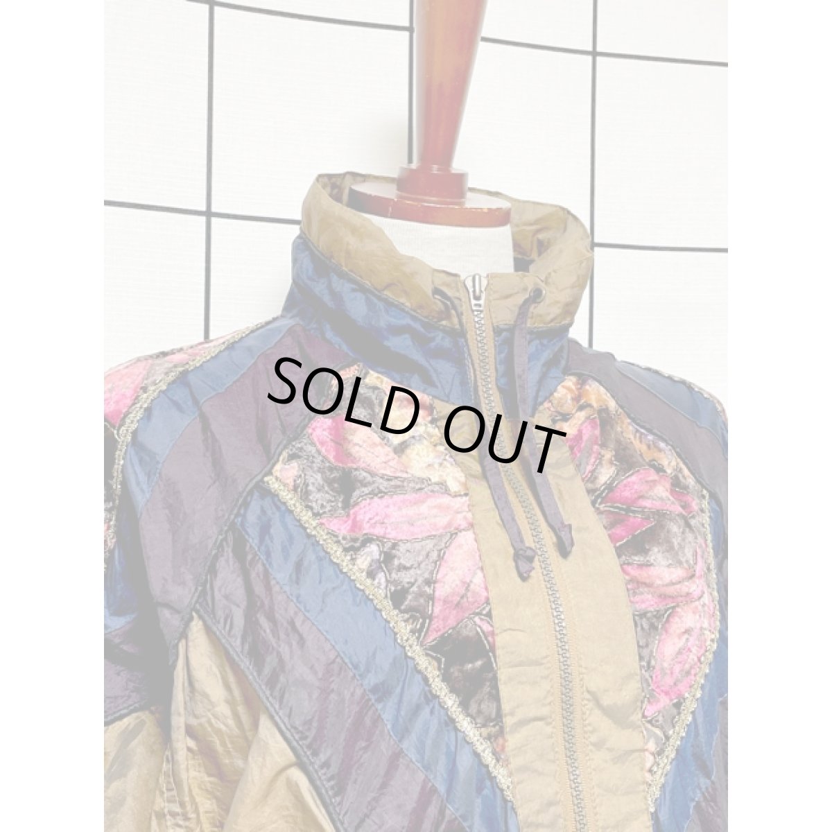 画像3: 落ち着いた配色 ジップアップ USA古着 ブルゾン ジャンパー ヴィンテージナイロンジャケット【V8059】 (3)