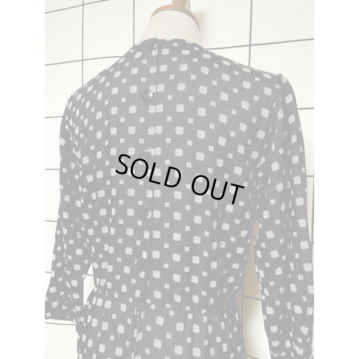 画像6: レトロ柄 ウエストゴム ブラック ホワイト 長袖 レトロ USA古着 ヴィンテージワンピース【8052】 (6)