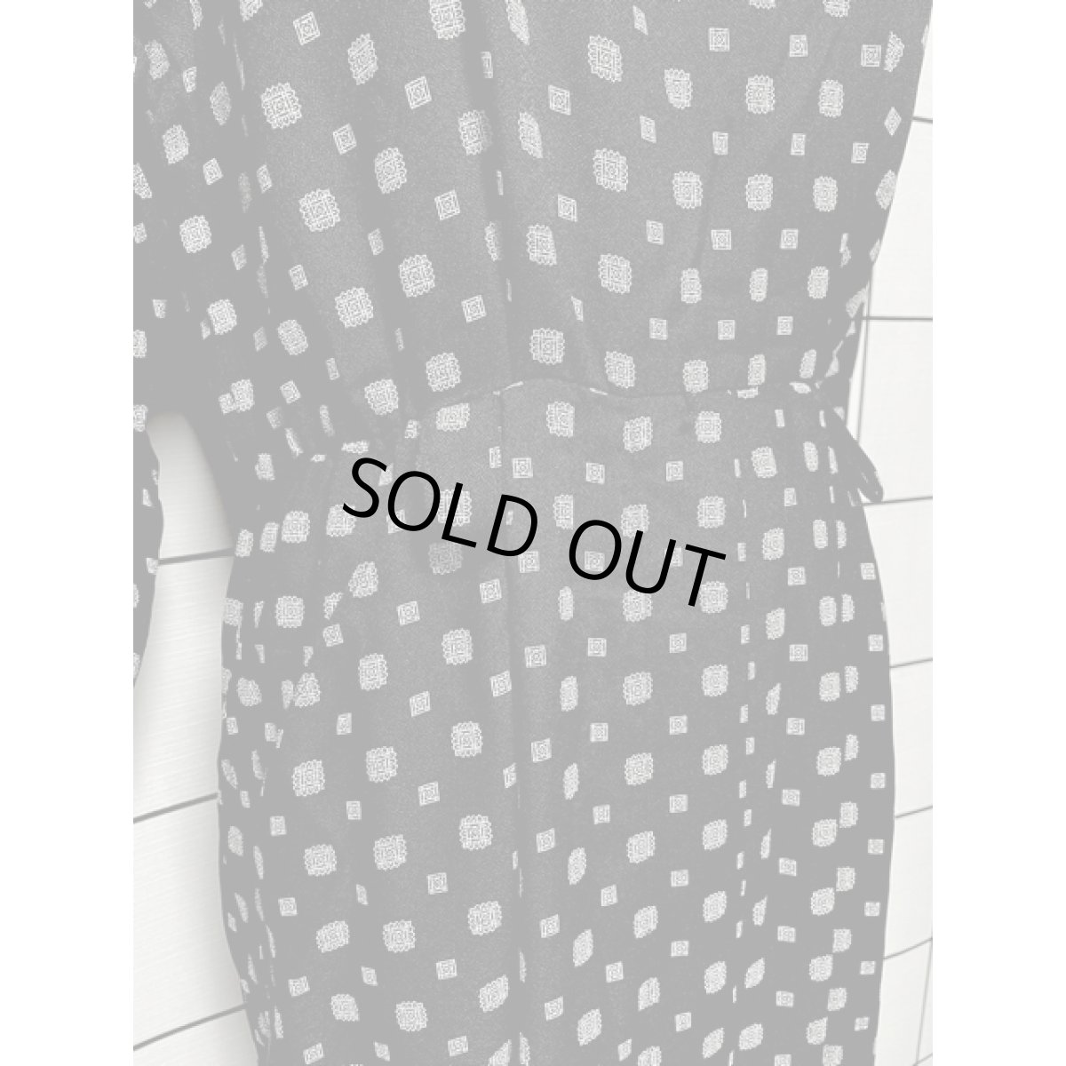 画像9: レトロ柄 ウエストゴム ブラック ホワイト 長袖 レトロ USA古着 ヴィンテージワンピース【8052】 (9)