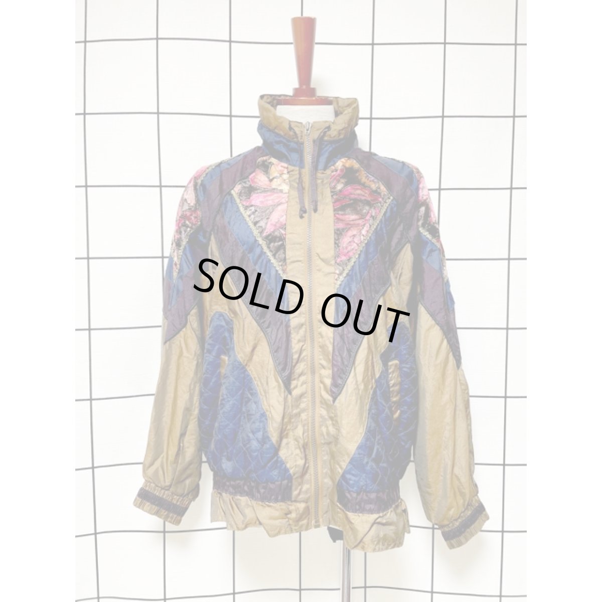 画像2: 落ち着いた配色 ジップアップ USA古着 ブルゾン ジャンパー ヴィンテージナイロンジャケット【V8059】 (2)