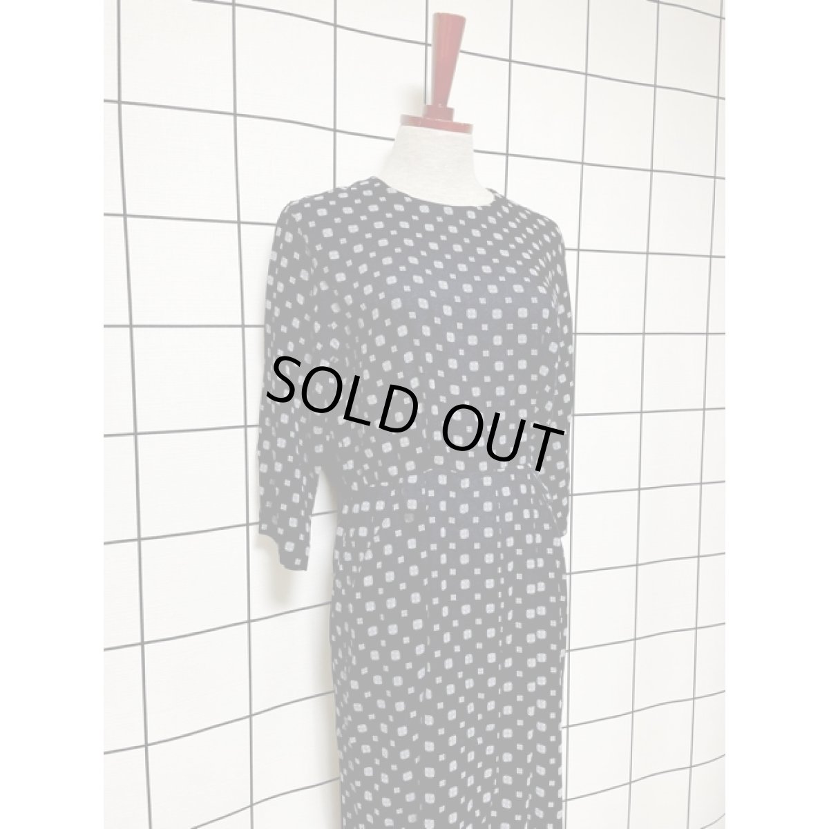 画像7: レトロ柄 ウエストゴム ブラック ホワイト 長袖 レトロ USA古着 ヴィンテージワンピース【8052】 (7)