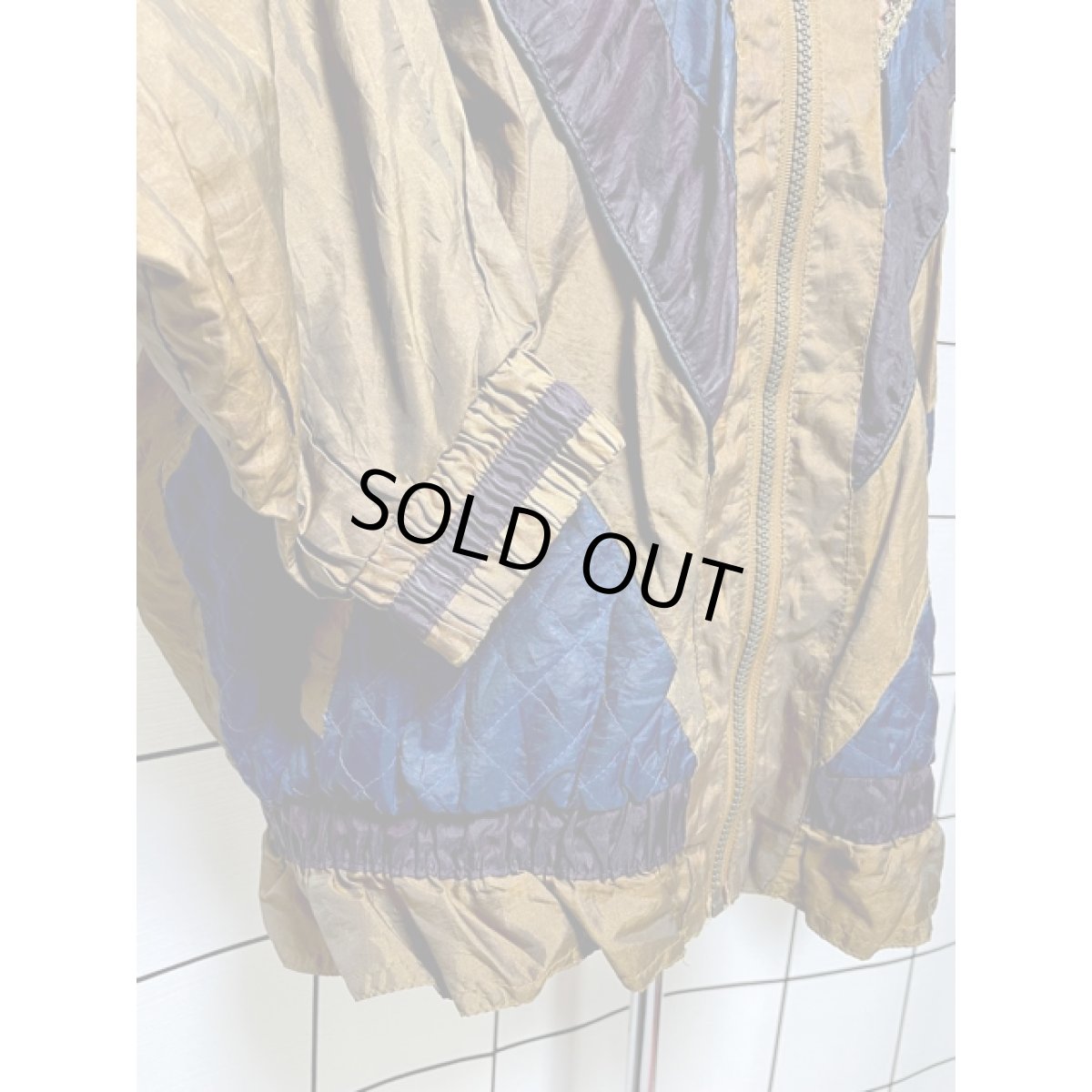 画像8: 落ち着いた配色 ジップアップ USA古着 ブルゾン ジャンパー ヴィンテージナイロンジャケット【V8059】 (8)