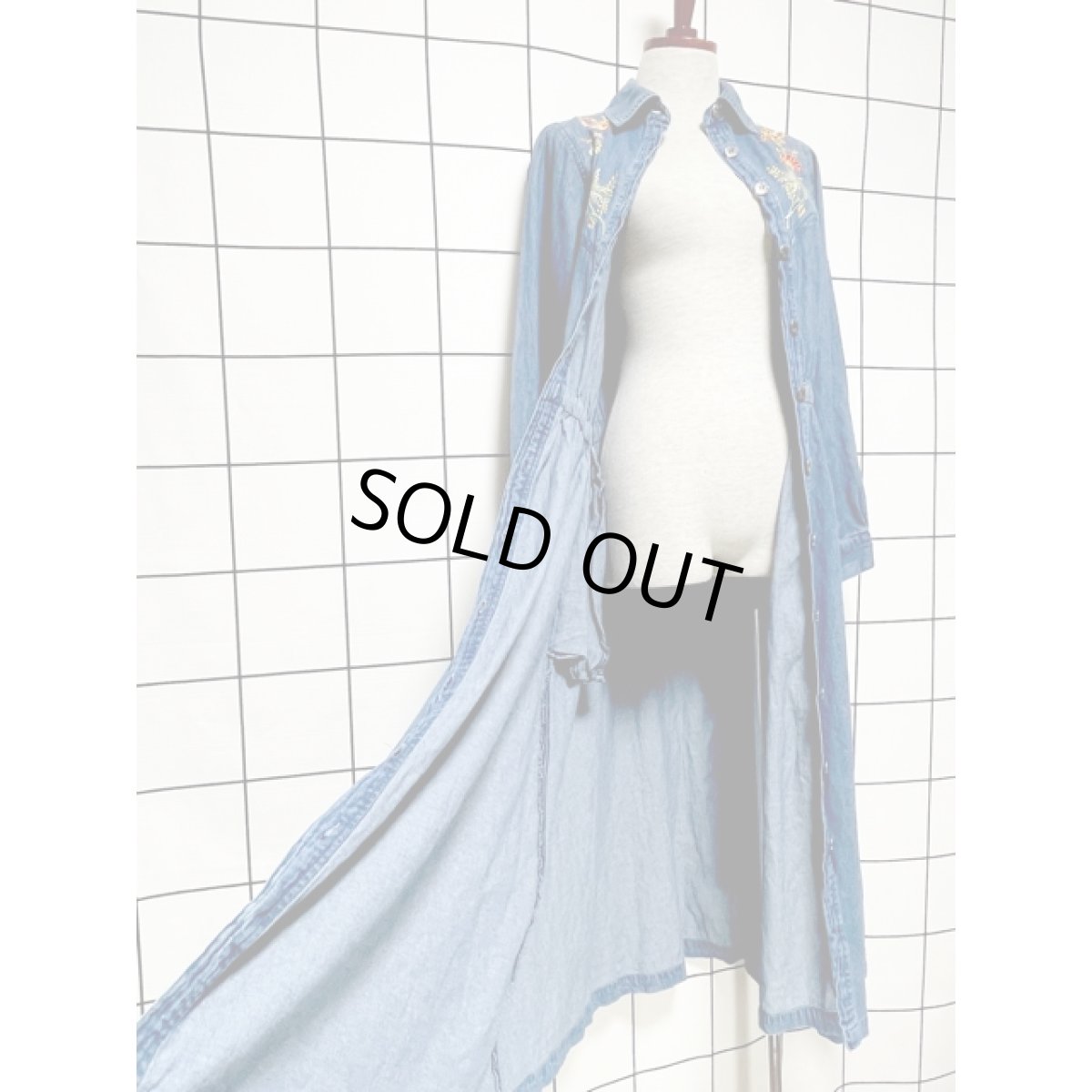 画像10: India 刺繍 デニム 前開き ウエストゴム 長袖 レトロ USA古着 ヴィンテージワンピース【8065】 (10)