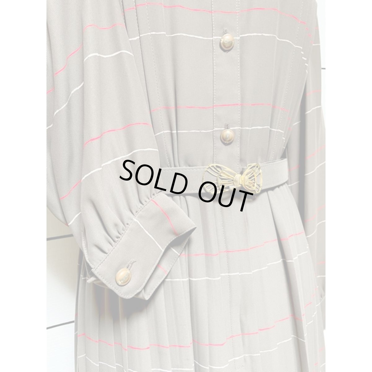 画像9: バックルベルト付 ボーダー プリーツ ウエストゴム レトロ 国産古着 ヴィンテージワンピース【8083】 (9)