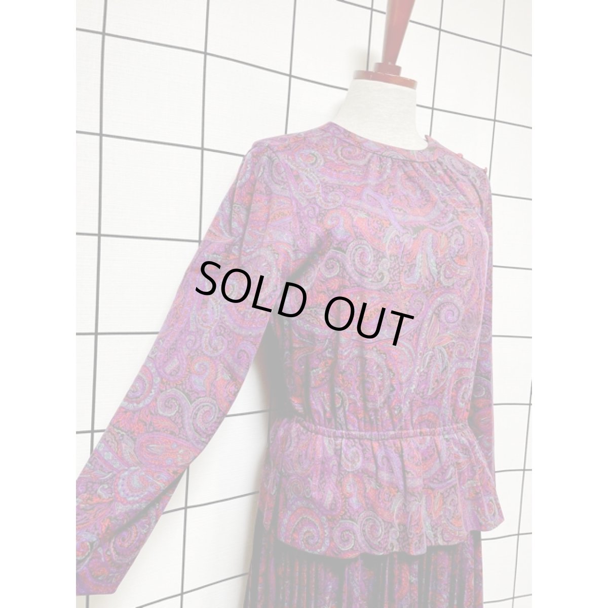 画像4: ヨーロッパ古着 ヴィンテージ ワンピース ペイズリーモチーフ サイケ プリーツ (4)