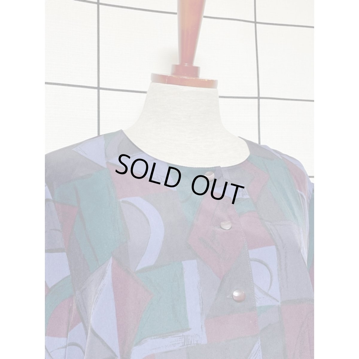 画像3: レトロブラウス アート柄 ノーカラー 長袖 古着 (3)