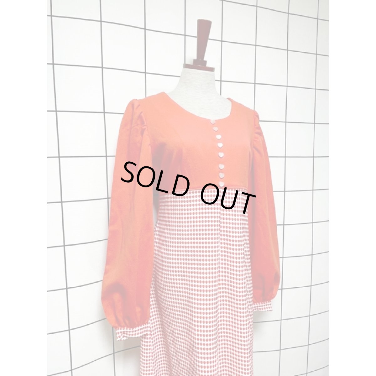 画像7: 70's レトロ ポップ ハート型ボタン バックウエストリボン ロング 長袖 ヨーロッパ古着 ヴィンテージワンピース【V8108】 (7)