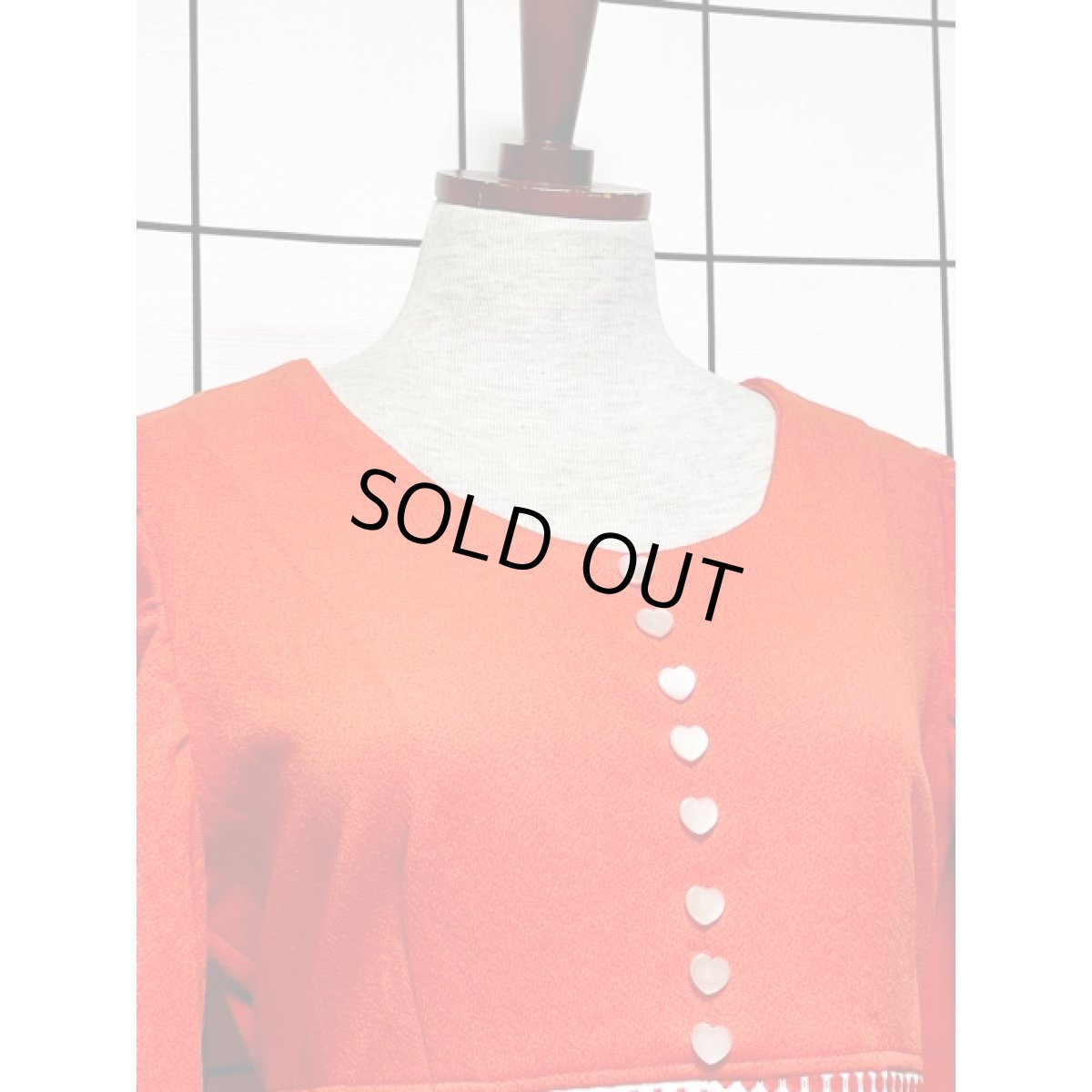 画像2: 70's レトロ ポップ ハート型ボタン バックウエストリボン ロング 長袖 ヨーロッパ古着 ヴィンテージワンピース【V8108】 (2)