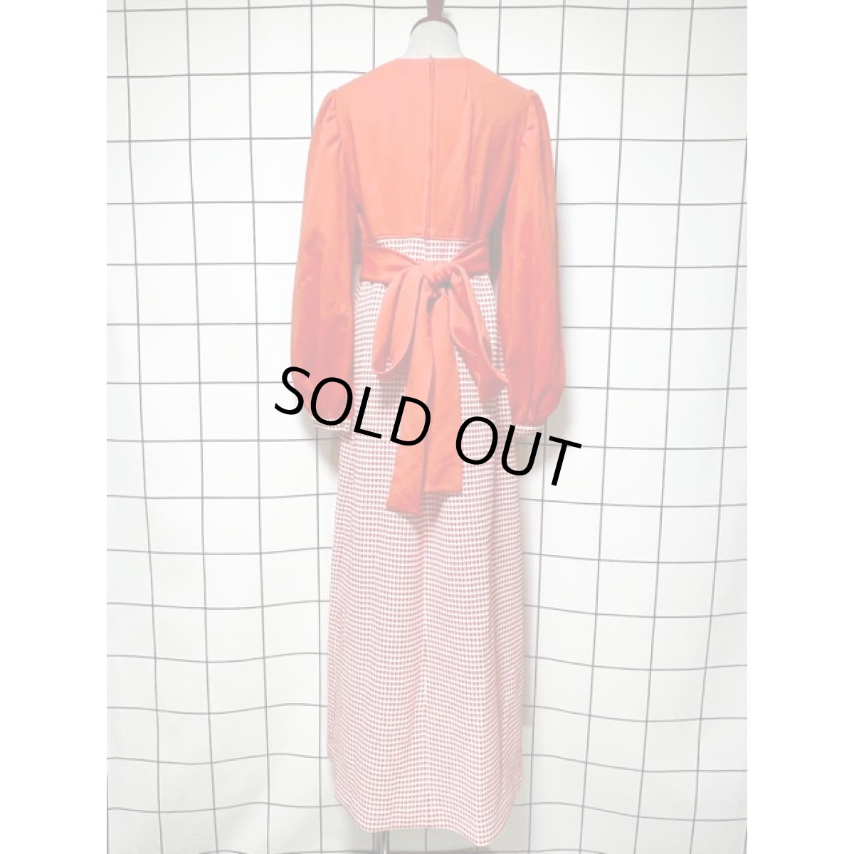 画像4: 70's レトロ ポップ ハート型ボタン バックウエストリボン ロング 長袖 ヨーロッパ古着 ヴィンテージワンピース【V8108】 (4)