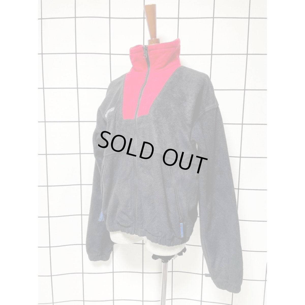 画像2: ブラック レッド ジップアップ レトロ 古着 フリースジャケット (2)