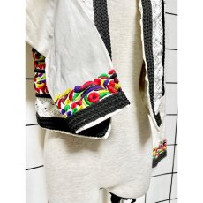 画像8: India カラフル刺繍 ブレード ネイティブ感 フォークロア 前開き レトロ 古着 ヴィンテージジャケット (8)