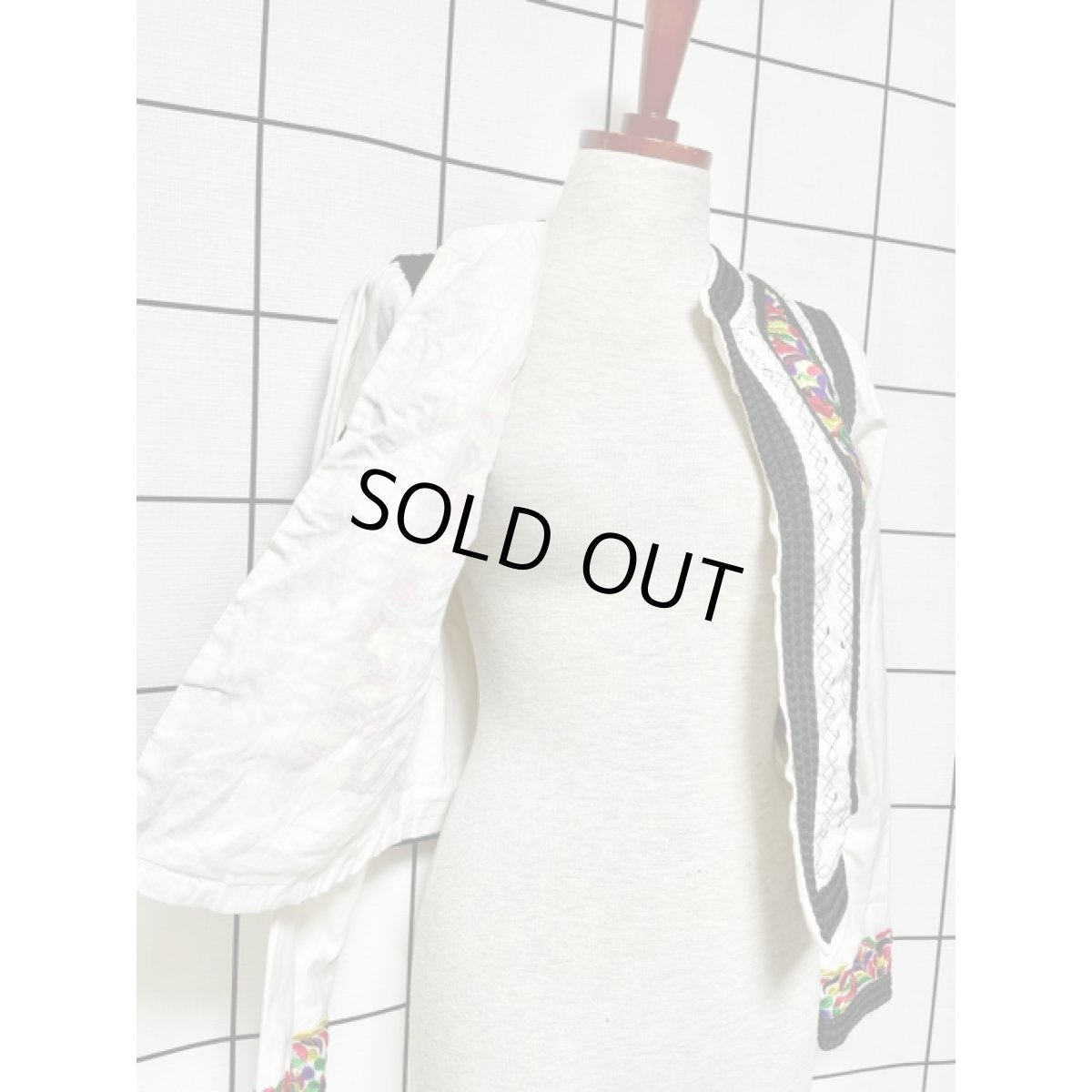 画像9: India カラフル刺繍 ブレード ネイティブ感 フォークロア 前開き レトロ 古着 ヴィンテージジャケット (9)