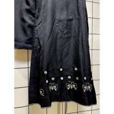 画像9: 昭和レトロ 国産古着 レトロ ワンピース バタフライ ドット 刺繍 長袖 (9)