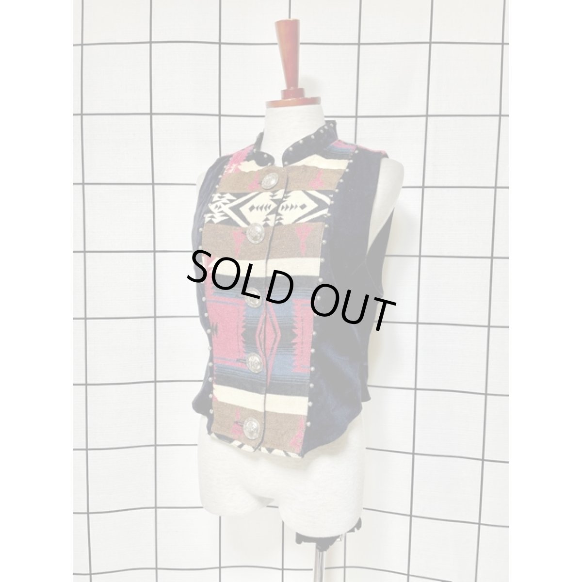 画像2: チマヨ模様 スタッズ ゴブラン フォークロア レトロ USA古着 ベスト (2)