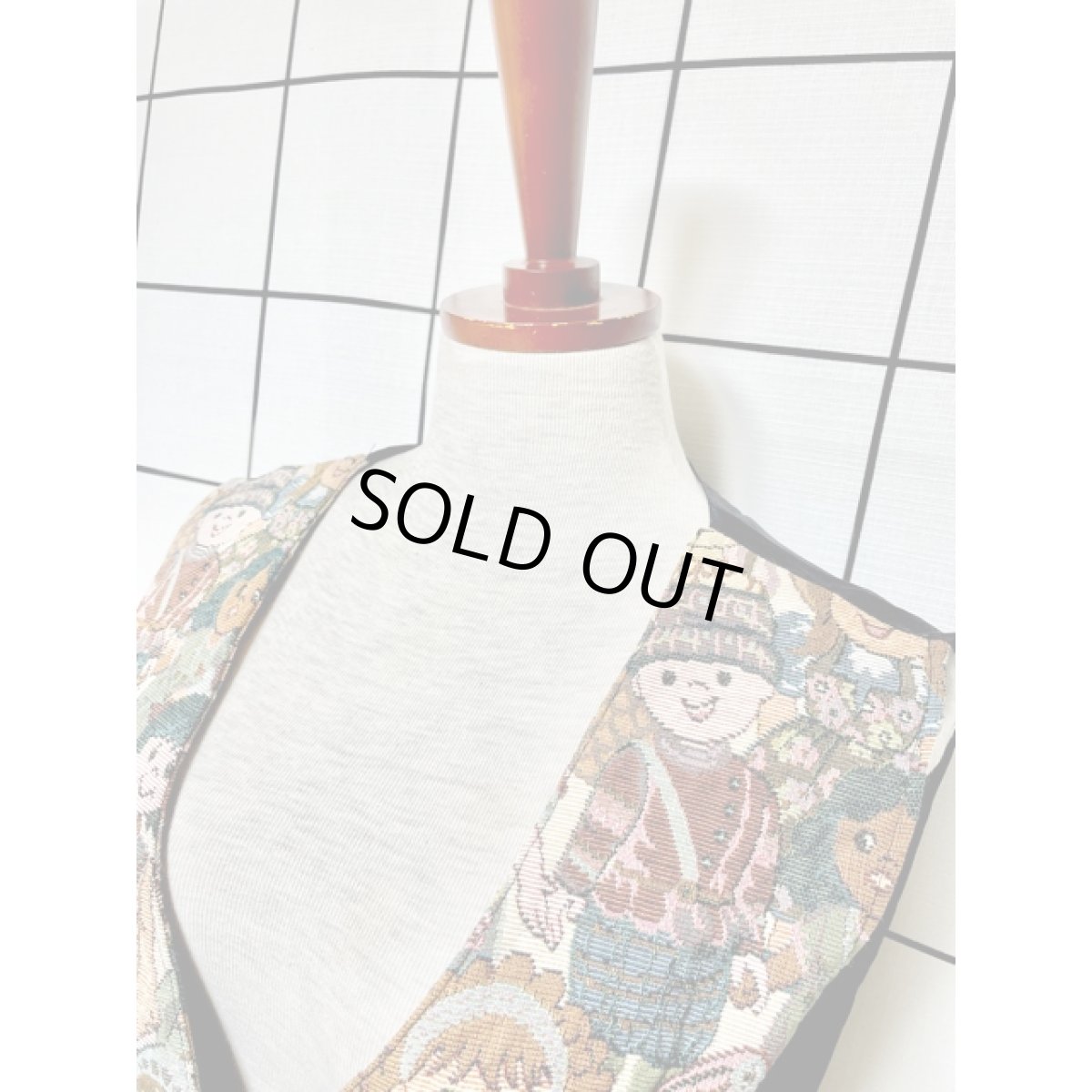 画像8: 人物柄 ゴブラン レトロ USA古着 ベスト【V8239】 (8)