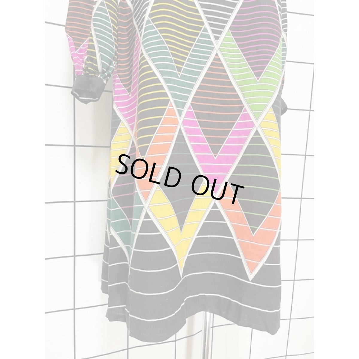 画像10: ヨーロッパ古着 ワンピース ヴィンテージ 幾何学柄 ボーダー レトロポップ 長袖 (10)