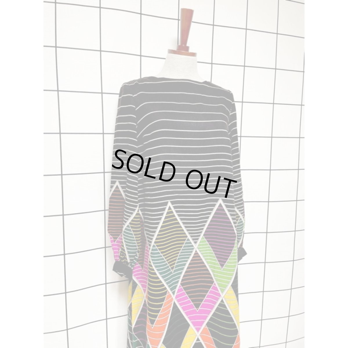 画像7: ヨーロッパ古着 ワンピース ヴィンテージ 幾何学柄 ボーダー レトロポップ 長袖 (7)