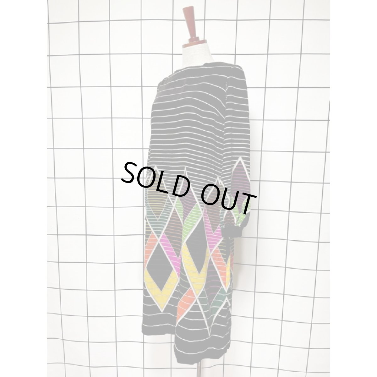 画像2: ヨーロッパ古着 ワンピース ヴィンテージ 幾何学柄 ボーダー レトロポップ 長袖 (2)