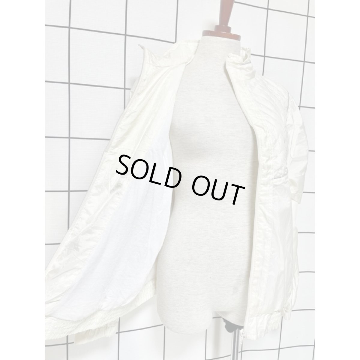 画像9: オフホワイト ジップアップ USA古着 ブルゾン ジャンパー ヴィンテージナイロンジャケット (9)