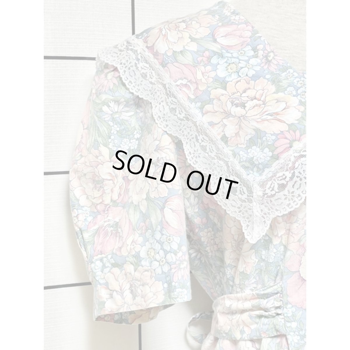 画像4: セーラー襟 アンティークフラワー柄 パステル調 バックウエストリボン クラシカル 半袖 レトロ USA古着 ヴィンテージワンピース【8283】 (4)