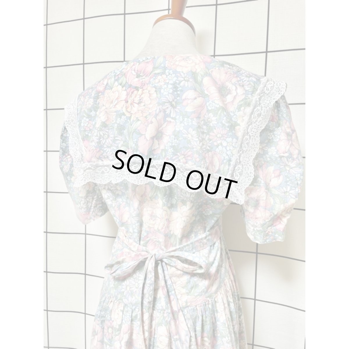 画像6: セーラー襟 アンティークフラワー柄 パステル調 バックウエストリボン クラシカル 半袖 レトロ USA古着 ヴィンテージワンピース【8283】 (6)