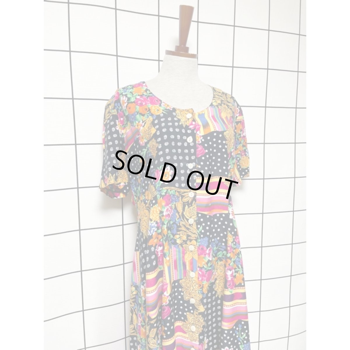 画像7: ドット柄 花柄 前開き カラフル 半袖 レトロ USA古着 ヴィンテージワンピース (7)