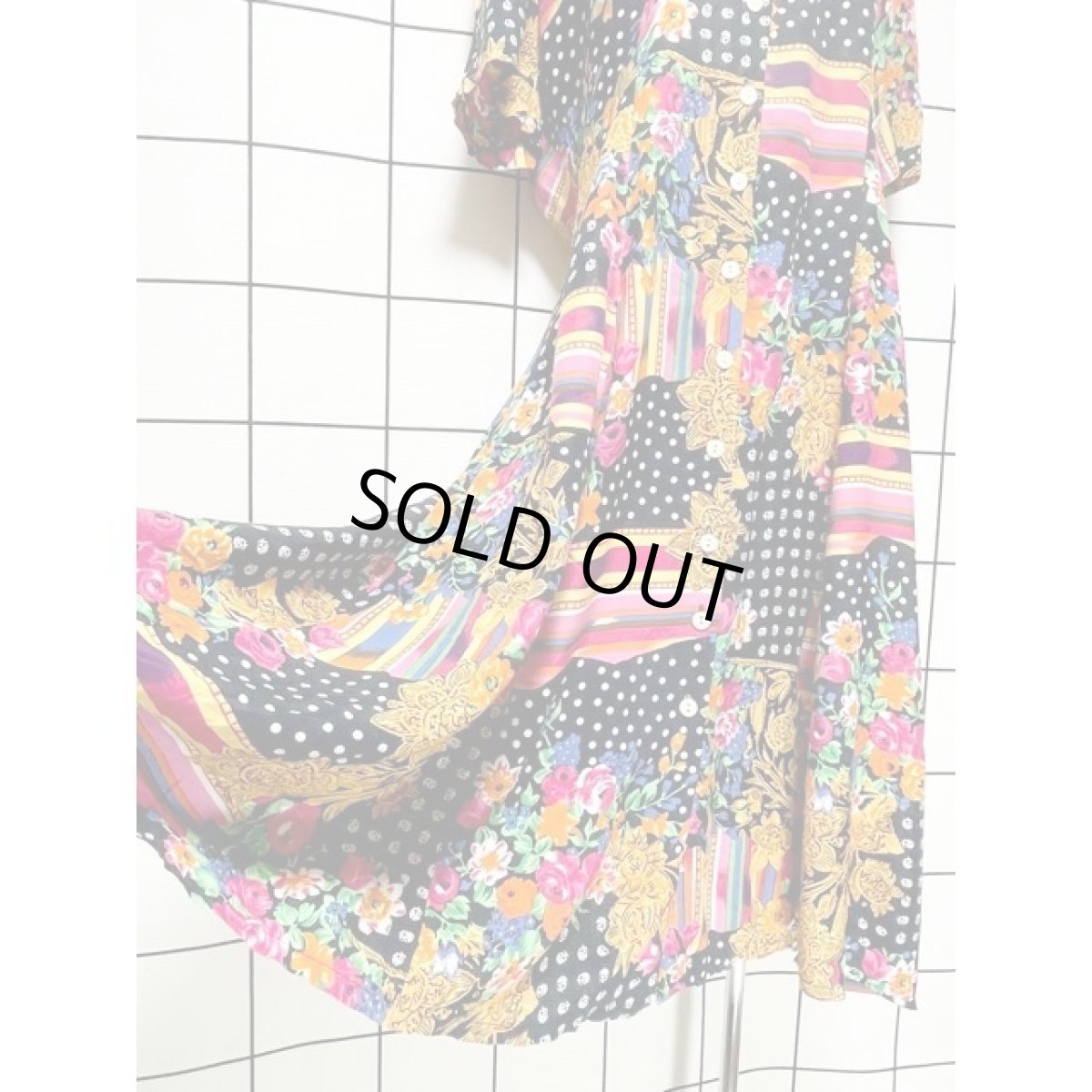 画像11: ドット柄 花柄 前開き カラフル 半袖 レトロ USA古着 ヴィンテージワンピース (11)