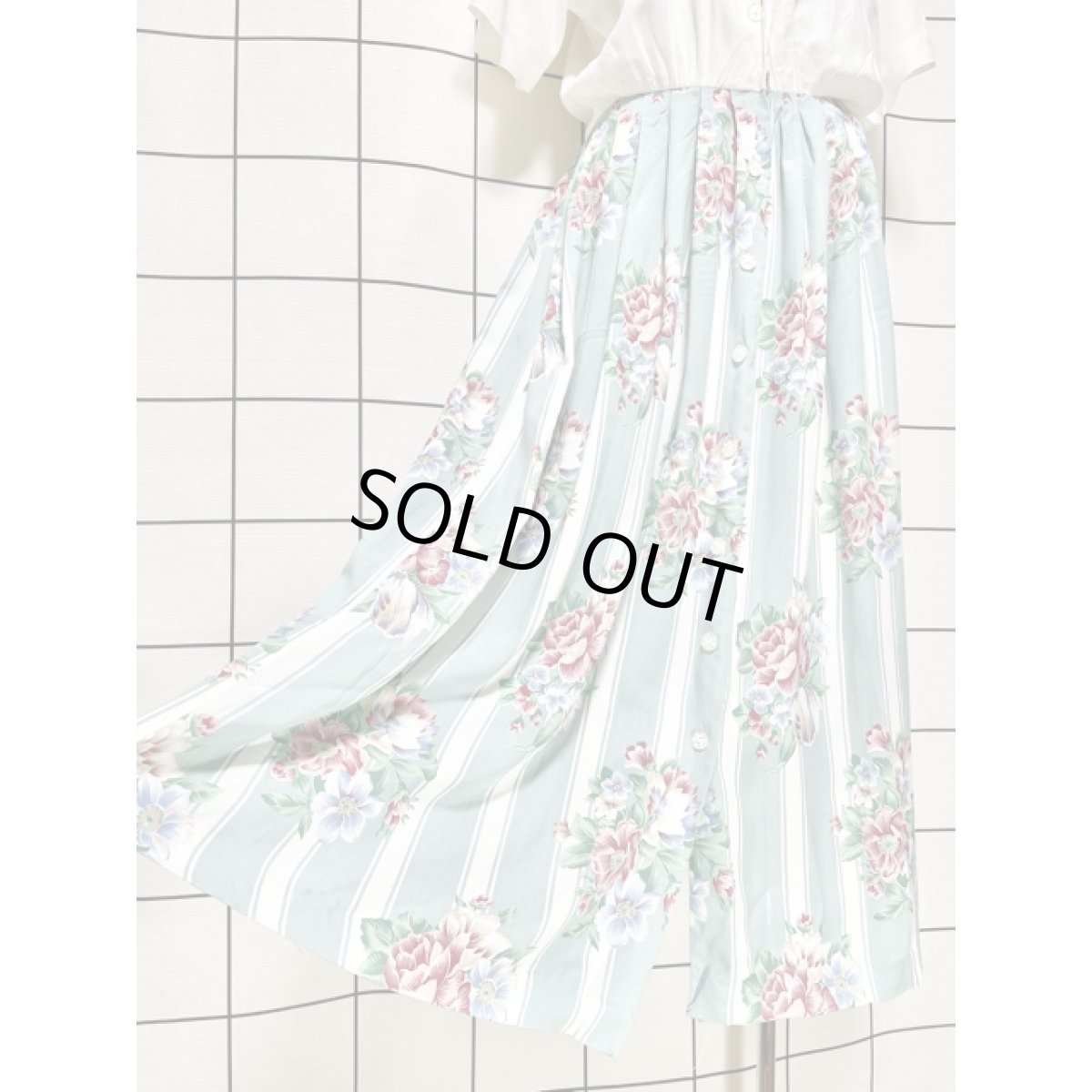 画像12: ホワイト ストライプ 花柄 切り替えし 前開き 半袖 レトロ USA古着 ヴィンテージワンピース【8320】 (12)