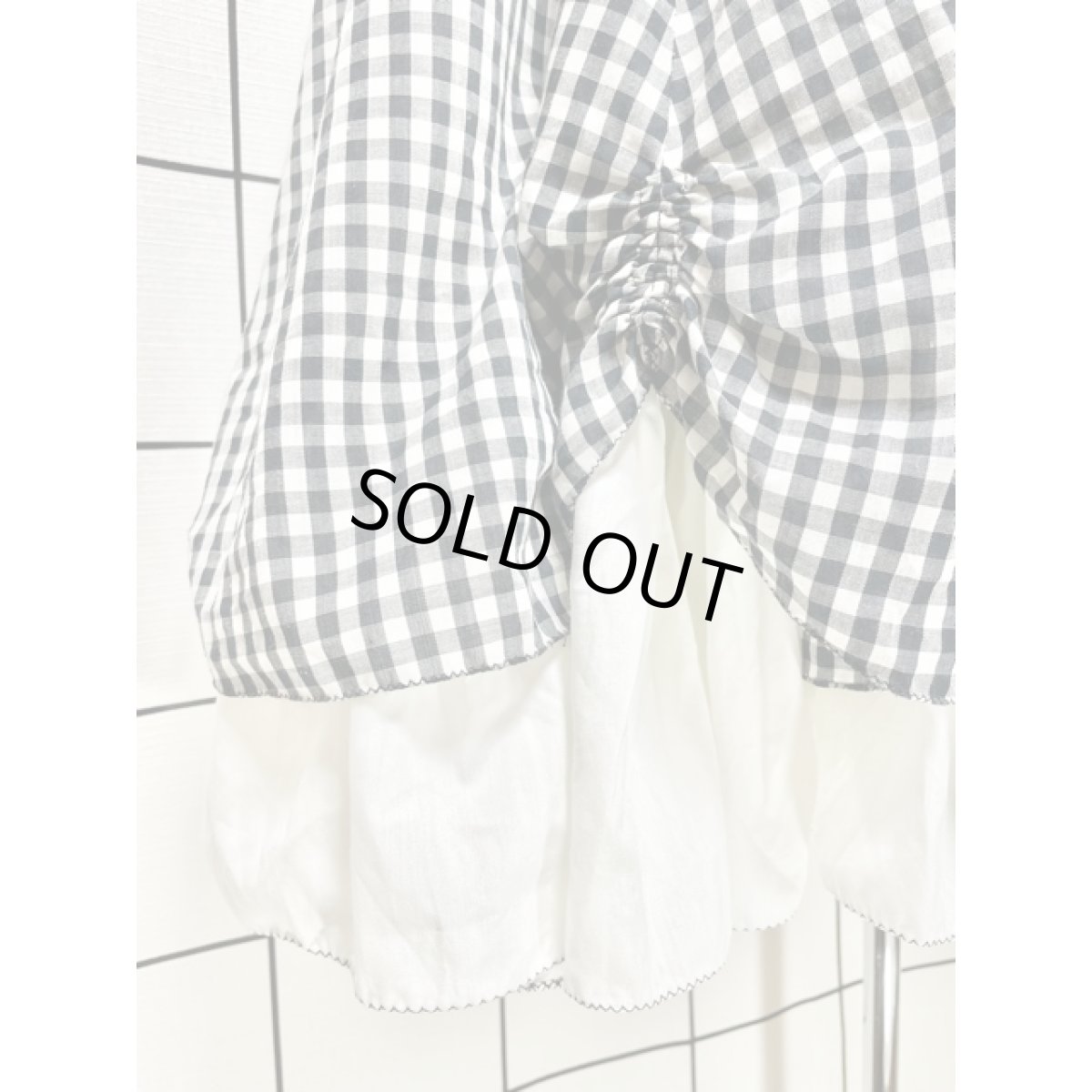 画像11: ギンガムチェック ティアード モノトーン ナミナミテープ 切り替えし パフスリーブ レトロ USA古着 ヴィンテージワンピース【8323】 (11)